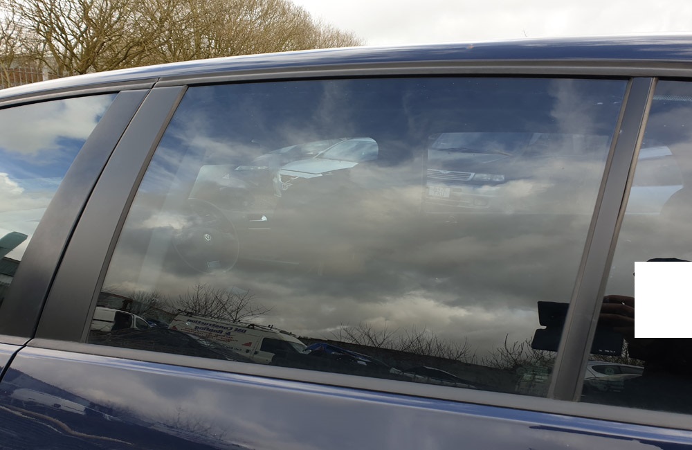 VW Golf Match TDI Door window glass passenger side rear
